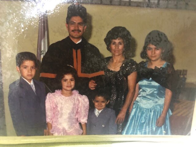 Mi abuelo se gradúa de la universidad