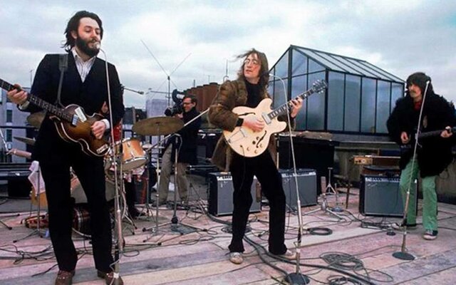 Impromptu presentation "Rooftop Concert"