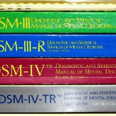 Timeline: Historia del Manual Diagnóstico y Estadístico de los Trastornos Mentales (DSM)