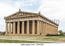 Comença la construcció del Partenon