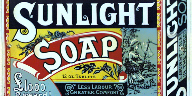 Creación del envase de cartón para el jabón.