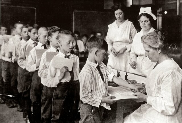 La vacuna triple vírica