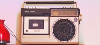 Funcionan más de 600 emisiones de radio en todo el mundo