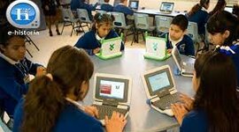 Timeline: Evolucion de las corrientes teoricas y epistemologicas que sustentan el desarrollo de la informatica educativa