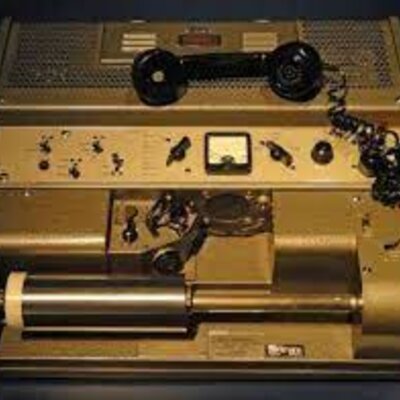 Timeline: HISTORIA DE LA COMUNICACIÓN