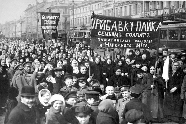 Triunfo de la Revolución bolchevique en Rusia y firma del Tratado de Brest-Litovsk