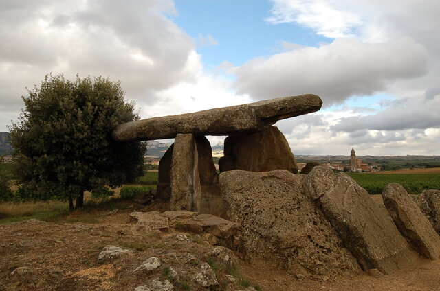 Sorginen Txabola trikuharria (Bilar, Araba)