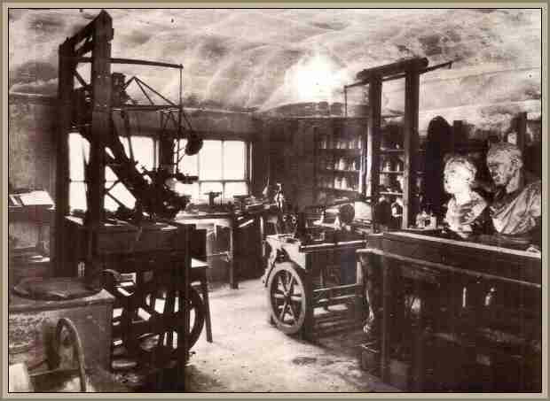 James Watt inventa la máquina de vapor