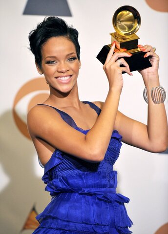 Rihanna got her first ever grammy award