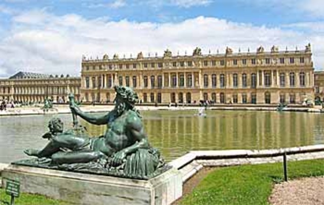 Louis expand the Palace of Versailles.