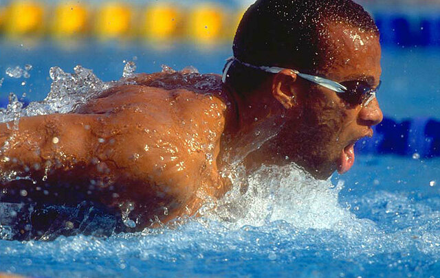 Primera victoria de un afroamerciano en natación