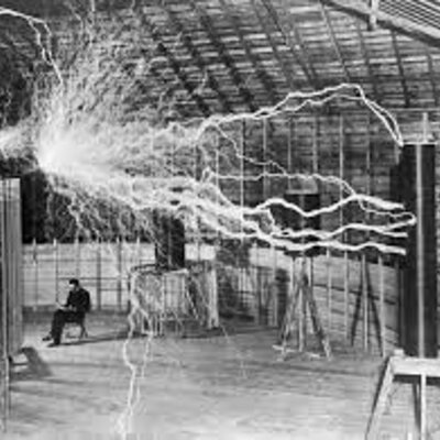 Timeline: Curso Material Didáctico, Nikola Tesla