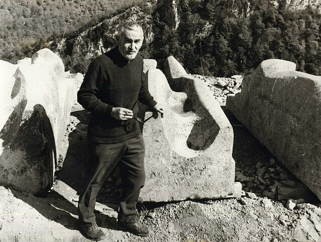 "Gaur" artista-taldea