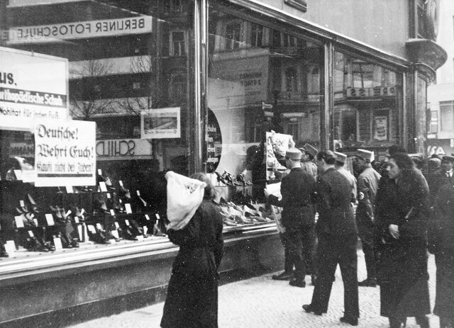 the Nazis boycott the Jewish shops