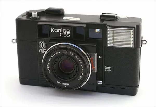 Konica introduces the first point-and-shoot