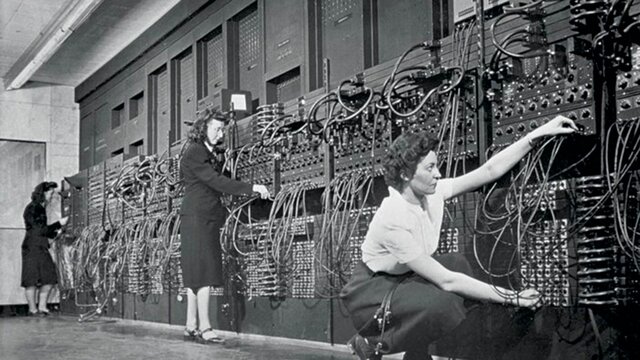 ENIAC John W. Mauchly y J. Presper Eckert