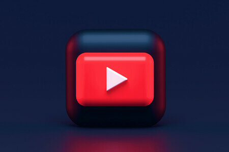 Se funda YouTube.