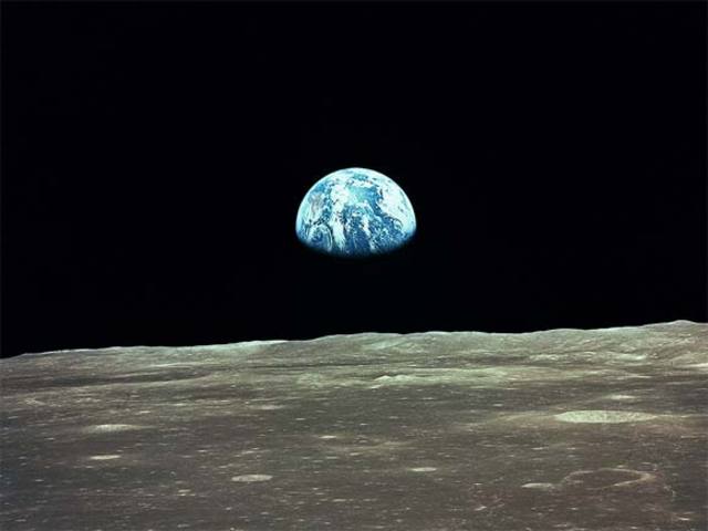 Photograph of Earth from the moon