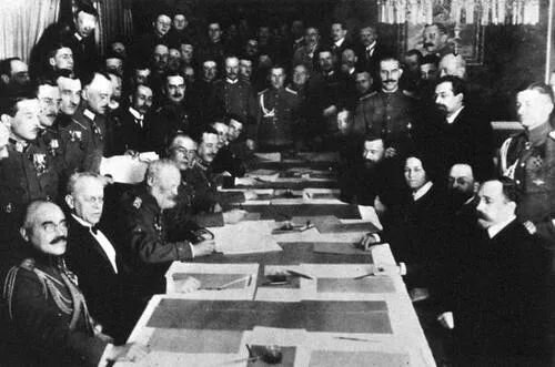 Triunfo de la Revolución bolchevique en Rusia y firma del Tratado de Brest-Litovsk