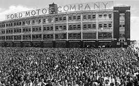 Se inaugura la fábrica Highland Park, en Detroit, EE.UU, de la Ford Motor Company