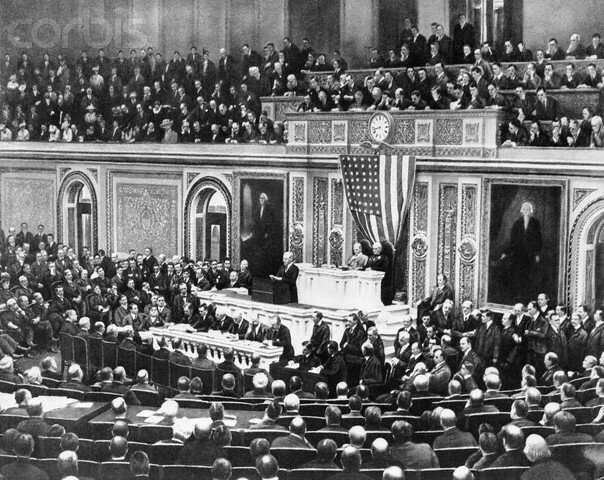 Wilson presenta al Congreso de las EEUU sus 14 puntos.