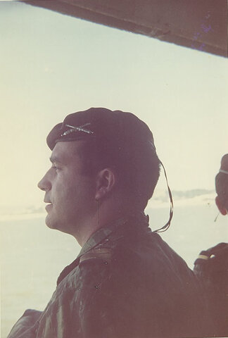 No "Uíge" à saída do Tejo