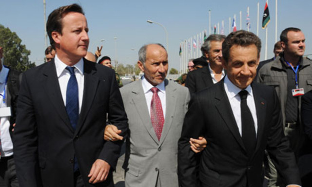 Cameron y Sarkozy visitan Libia