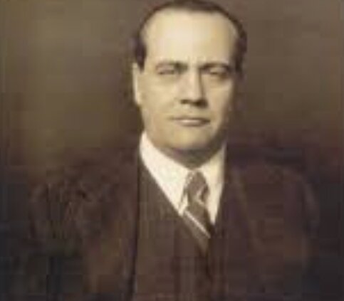 Negrín rentra en Espagne.