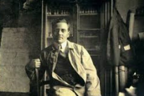 Il inajura une chaire de physiologie