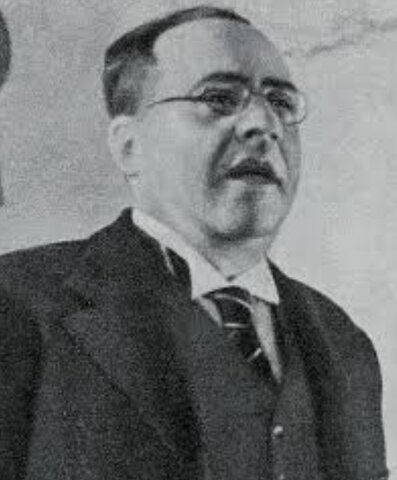 Negrín et une trentaine de socialistas furent rayes du PSOE