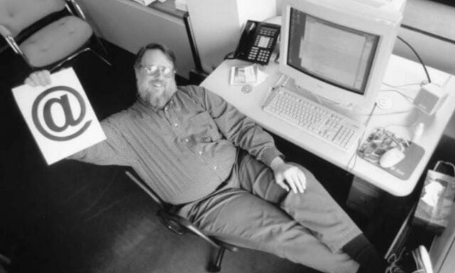 Primer sistema de correos electrónicos