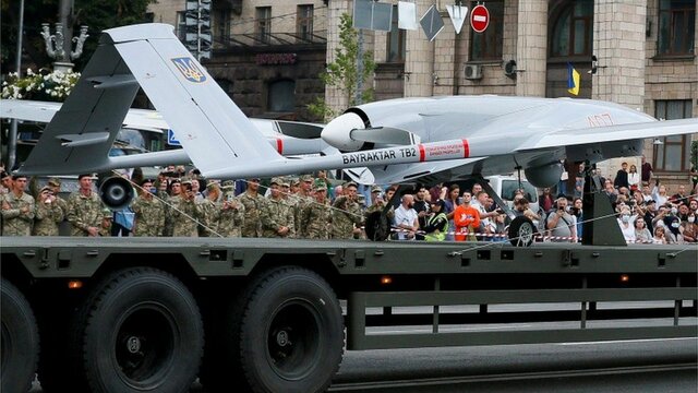 Russia-Ukraine border: Why Moscow is stoking tensions