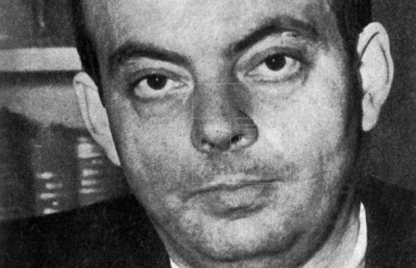 Saint-Exupéry devient pilote sur des vols de nuit entre Casablanca et Port Etienne.