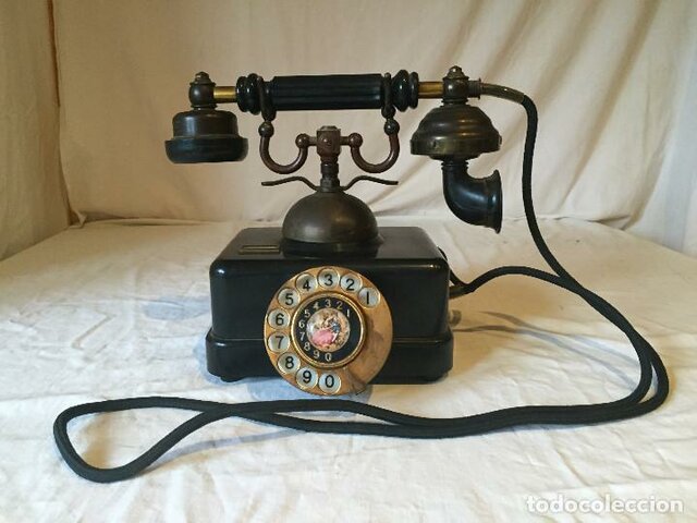 Primeros teléfonos con entrada y salida de llamadas