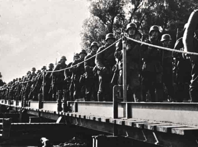 Tyskland angriper Polen