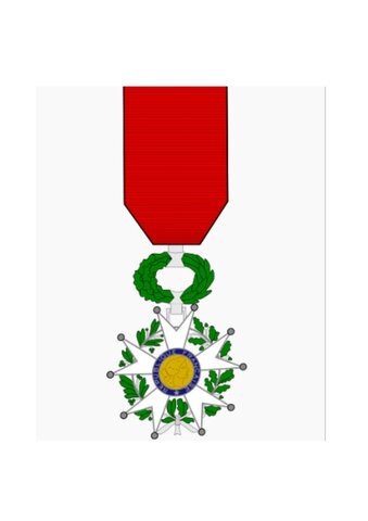 1930 AVRIL  St-Exupéry est fait chevalier de la Légion d'honneur