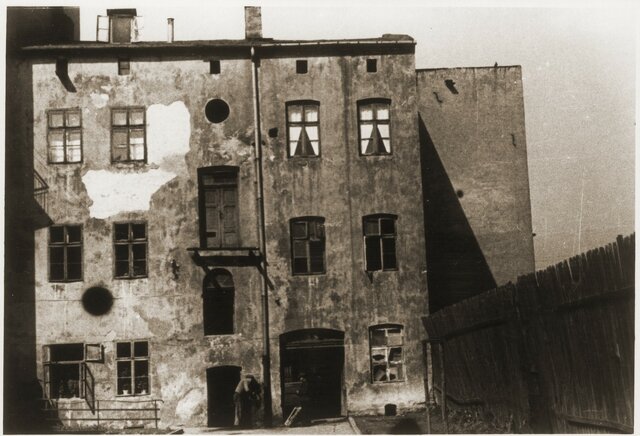 Vladek is Relocated to Stodula