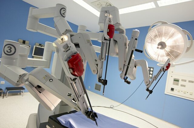 Cirugía robótica con láser.