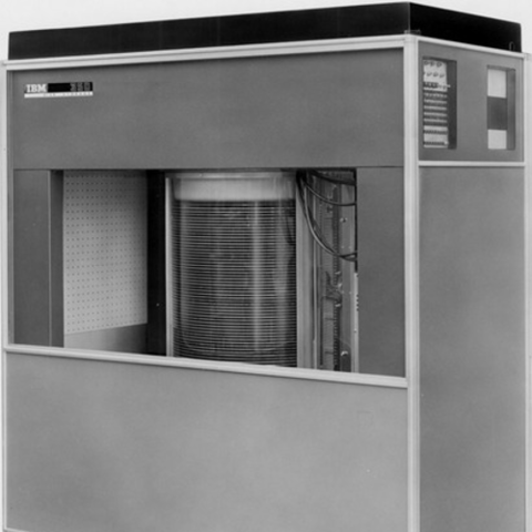 Creación del primer Disco Duro RAMAC