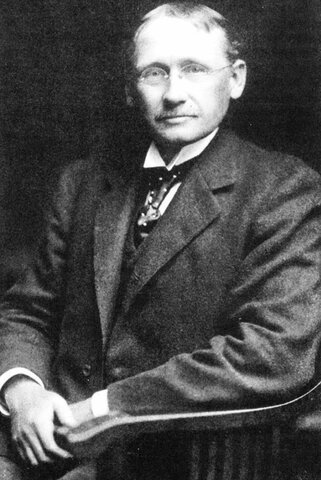 Nacimiento de F. Taylor