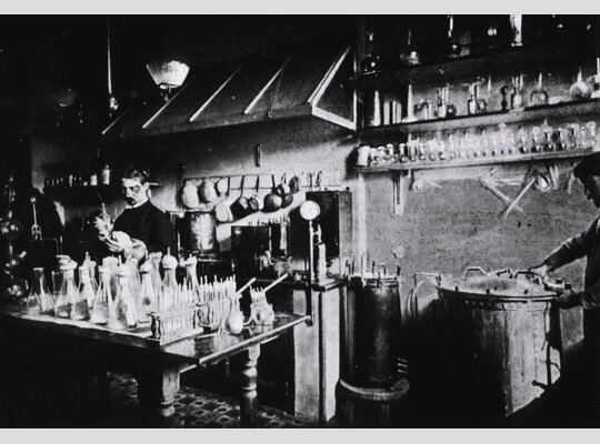 Primer vacuna en laboratorio