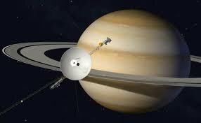 Voyager 1 s'aproxima a Saturn