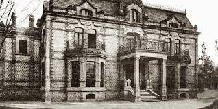 Housing of the 1800 time line