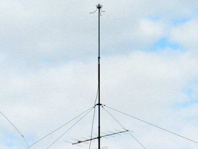 Lightning rod is invented