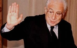 FRANCESCO COSSIGA, OTTAVO PRESIDENTE DELLA REPUBBLICA