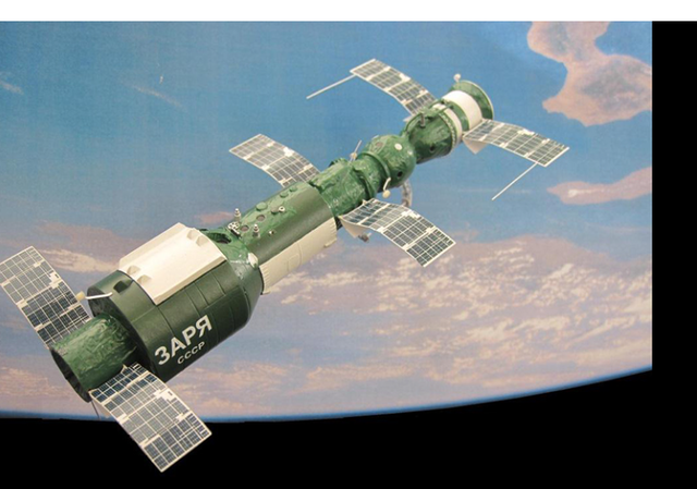 Se instala la primera estación espacial