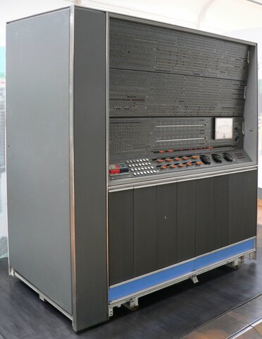 IBM 7030 STRETCH.