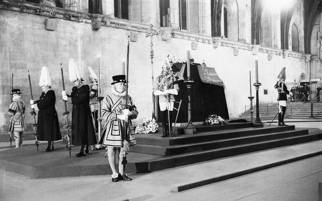 Mort del rei Jordi V del Regne Unit