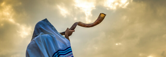 The first trumpets - horns!