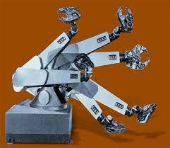 PRIMER ROBOT CON 6 EJES